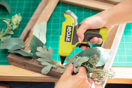 18V ONE+ COMPACT GLUE GUN KIT - Image 4